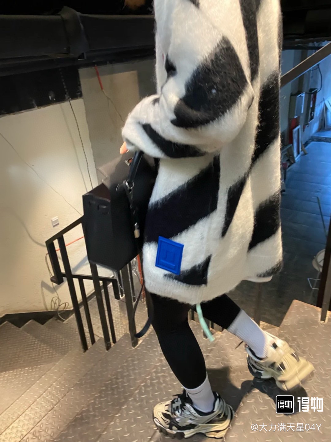 오프화이트 신상 23FW 탑버전 ( 해외 배송)